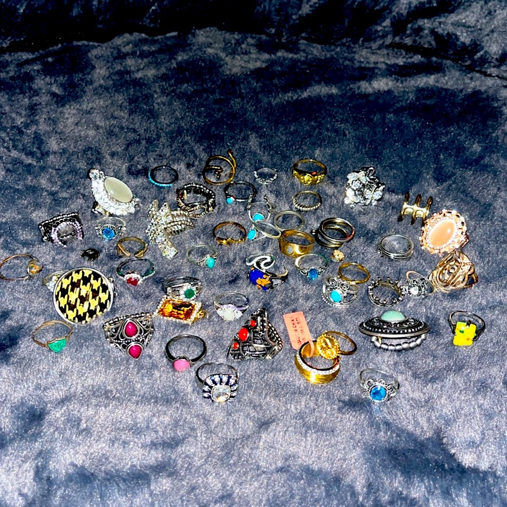 LOT OF 50+ RINGS